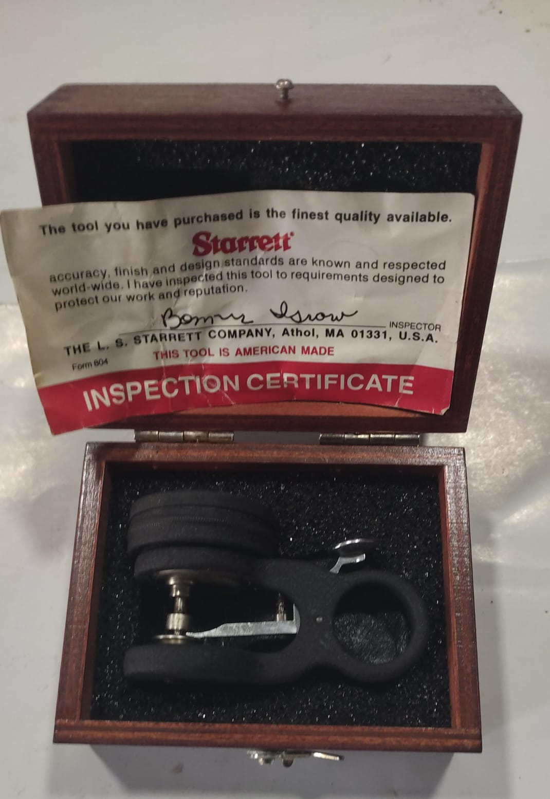 Starrett dial thickness gauge in wooden case with inspection certificate