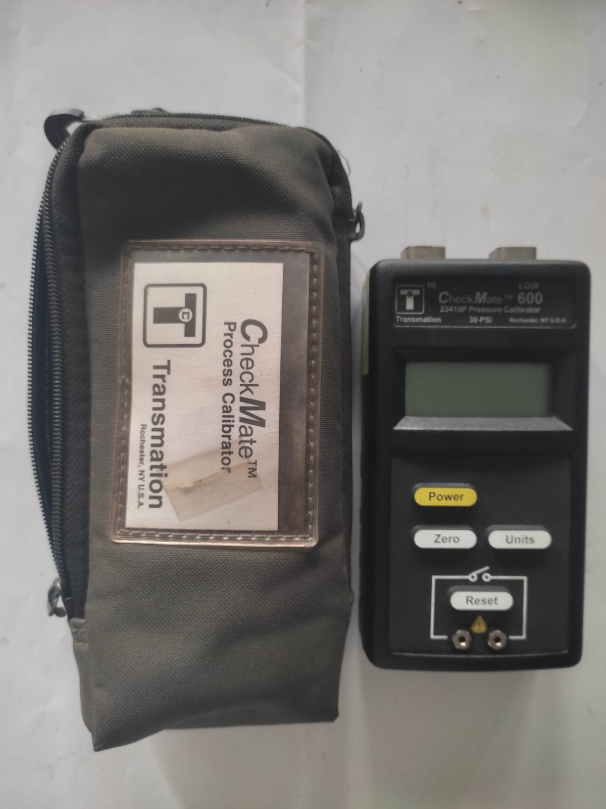 Transmation CheckMate 600 differential pressure calibrator with carry pouch