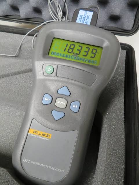 Hart Scientific Model 1521 precision digital RTD thermometer readout